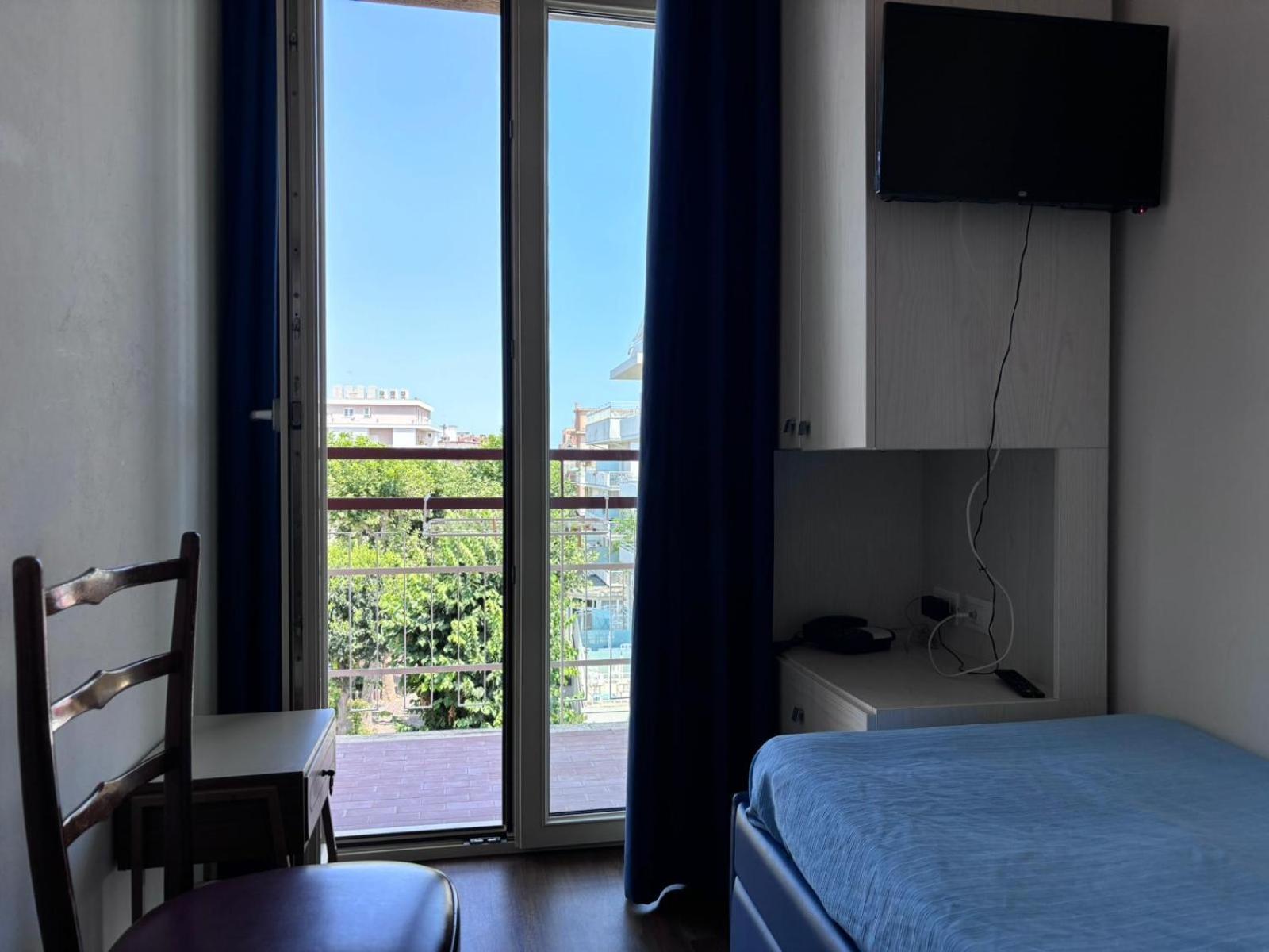 Hotel Belfiore Misano Adriatico Exteriör bild
