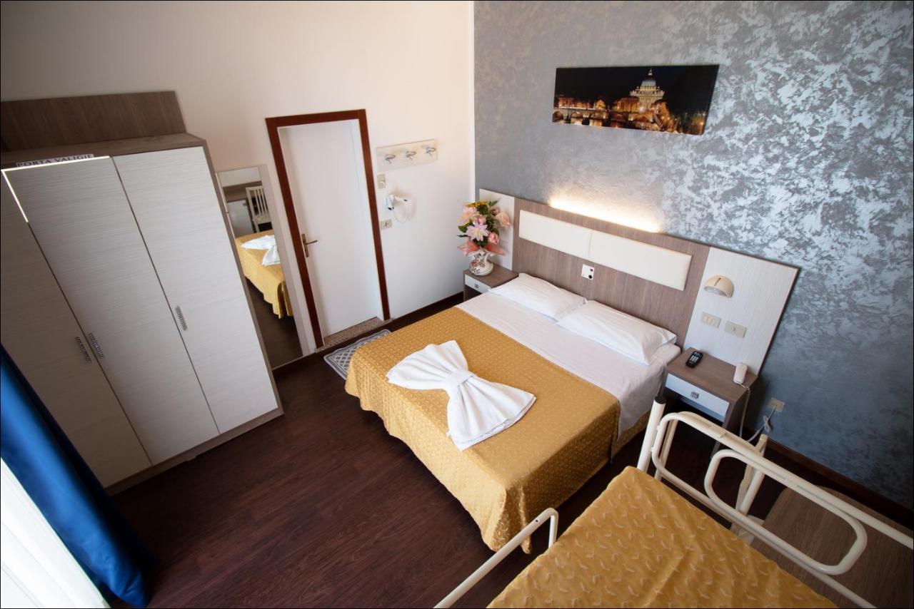 Hotel Belfiore Misano Adriatico Exteriör bild