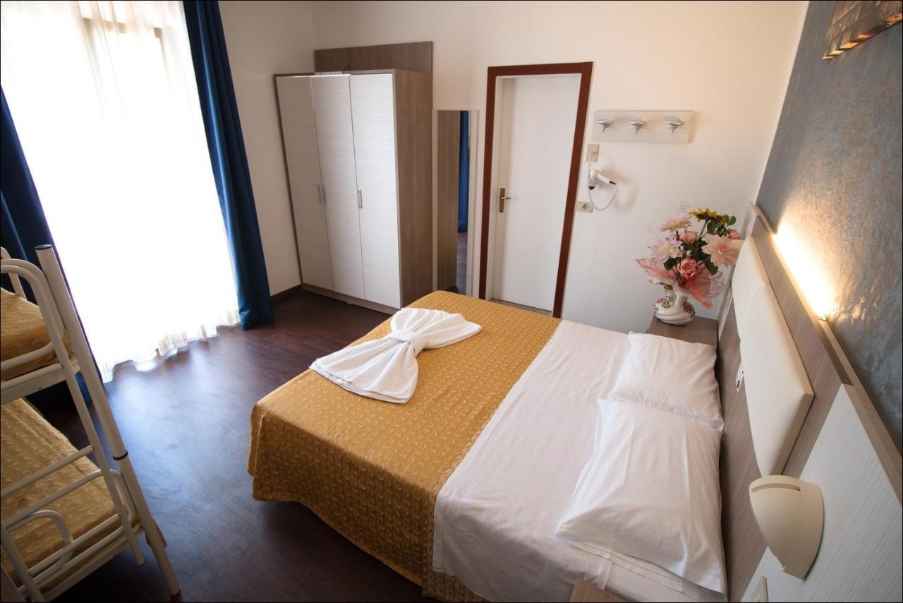 Hotel Belfiore Misano Adriatico Exteriör bild