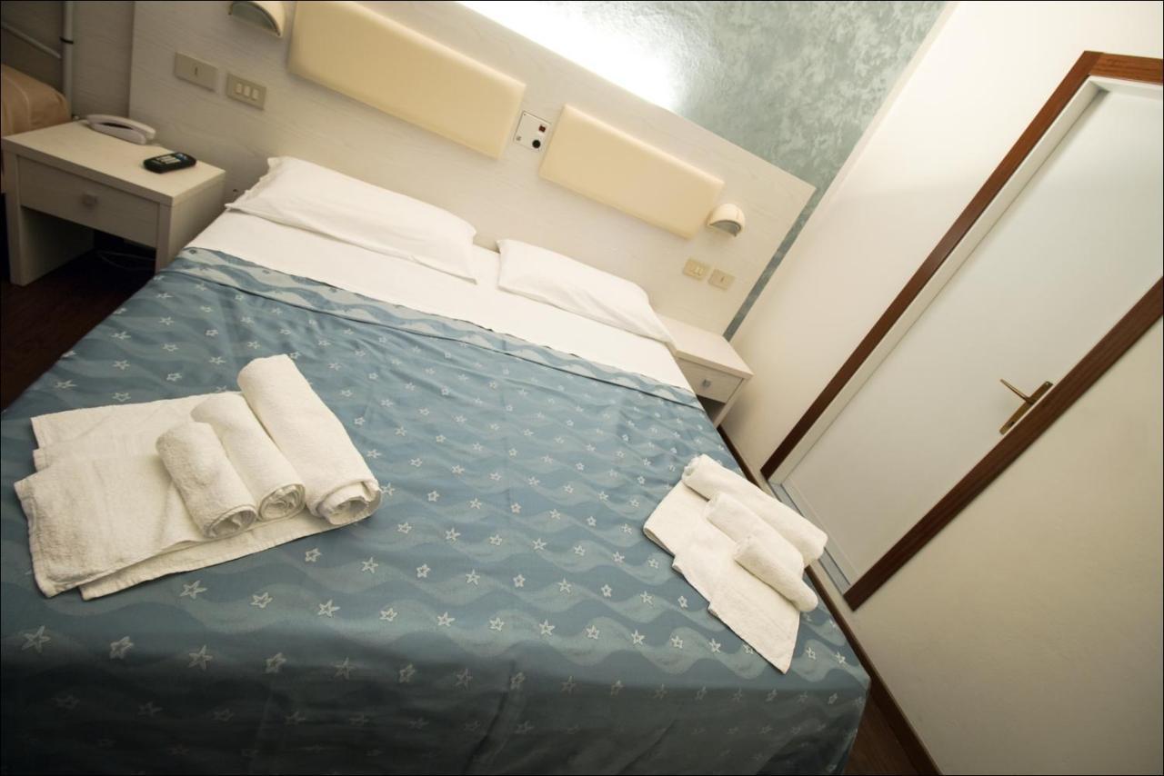 Hotel Belfiore Misano Adriatico Exteriör bild