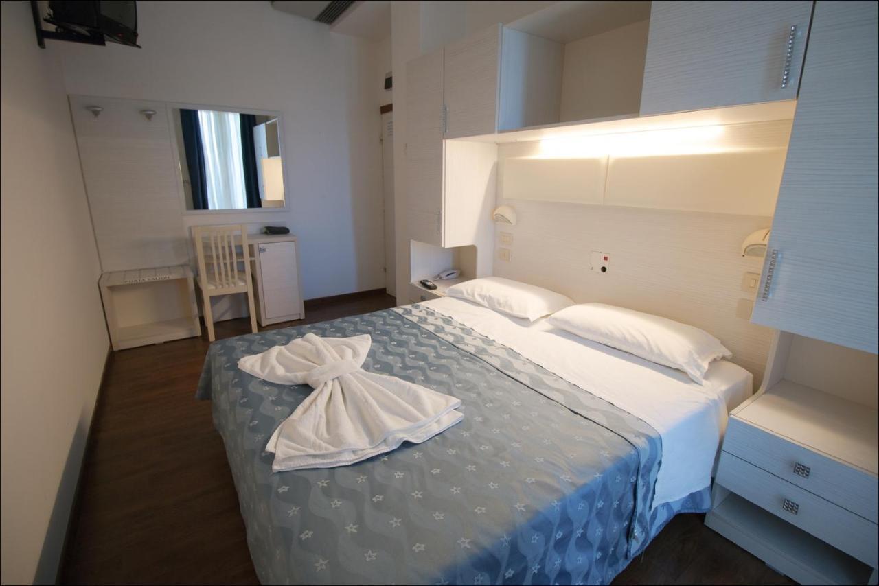 Hotel Belfiore Misano Adriatico Exteriör bild