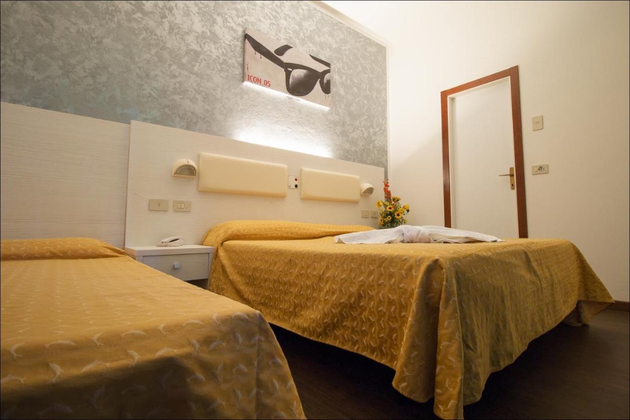 Hotel Belfiore Misano Adriatico Exteriör bild